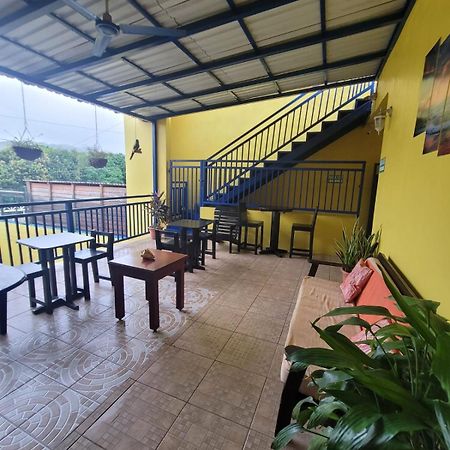 Coxen Hole B Aparts Hotel מראה חיצוני תמונה