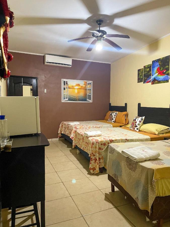 Coxen Hole B Aparts Hotel מראה חיצוני תמונה