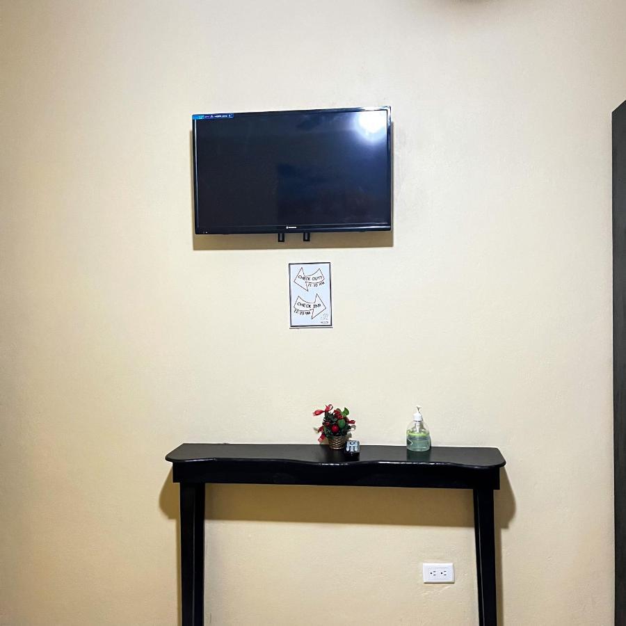 Coxen Hole B Aparts Hotel מראה חיצוני תמונה