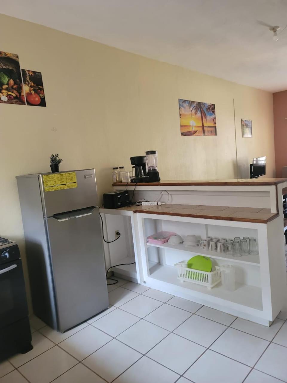 Coxen Hole B Aparts Hotel מראה חיצוני תמונה