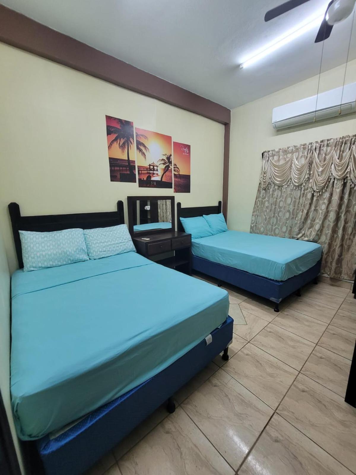 Coxen Hole B Aparts Hotel מראה חיצוני תמונה